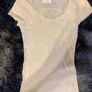 Rue21 Women's Cream Scoop Neck Tee Size M